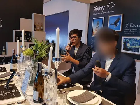 Demonstrating Bixby at the Galaxy S8 launch, July 2017